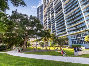 485 Brickell Ave 2210, Miami FL 33131