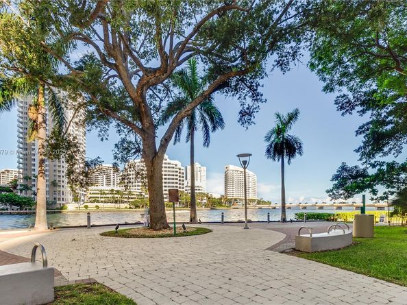 485 Brickell Ave 2210, Miami FL 33131