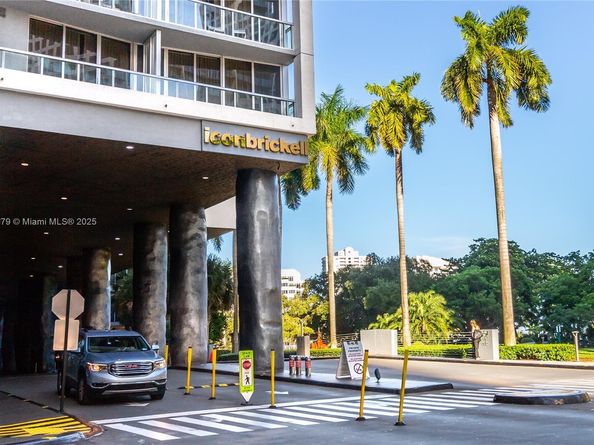 485 Brickell Ave 2210, Miami FL 33131