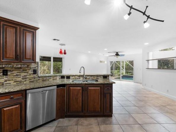 5919 NW 59th Ave, Parkland FL 33067
