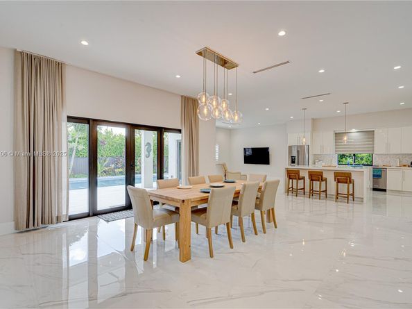 2521 SW 105th Ave, Miami FL 33165