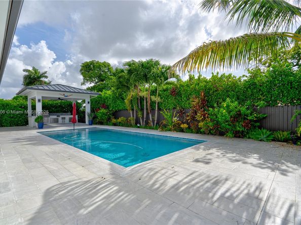 2521 SW 105th Ave, Miami FL 33165