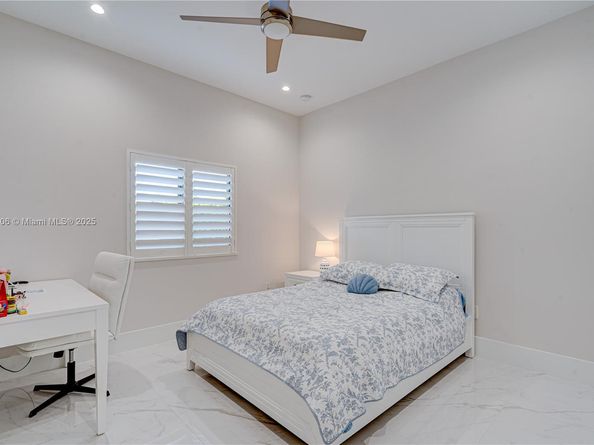 2521 SW 105th Ave, Miami FL 33165