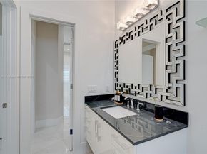 2521 SW 105th Ave, Miami FL 33165