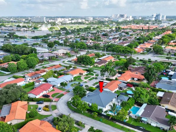 2521 SW 105th Ave, Miami FL 33165