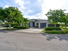 2521 SW 105th Ave, Miami FL 33165
