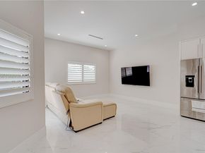 2521 SW 105th Ave, Miami FL 33165