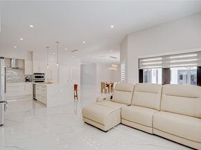 2521 SW 105th Ave, Miami FL 33165
