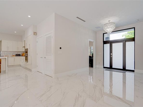 2521 SW 105th Ave, Miami FL 33165