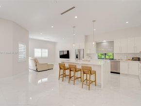 2521 SW 105th Ave, Miami FL 33165