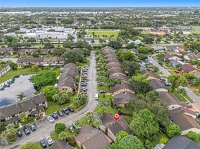 9209 NW 49th Pl, Sunrise FL 33351