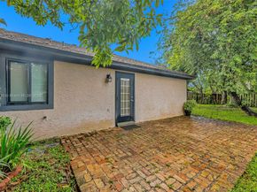 9209 NW 49th Pl, Sunrise FL 33351