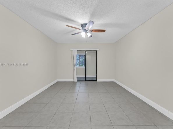 9209 NW 49th Pl, Sunrise FL 33351