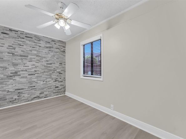 9209 NW 49th Pl, Sunrise FL 33351