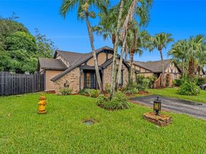 9209 NW 49th Pl, Sunrise FL 33351