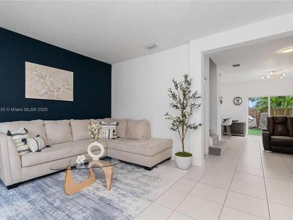 12453 NW 23rd Ct 12453, Miami FL 33167