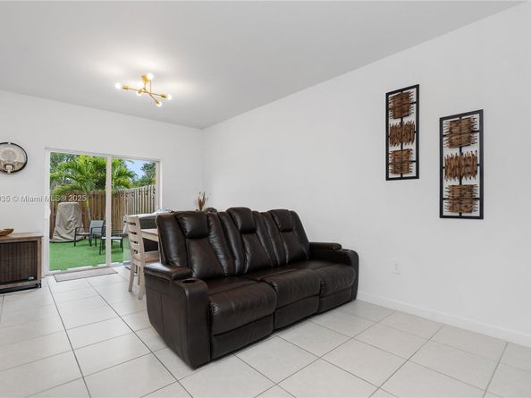 12453 NW 23rd Ct 12453, Miami FL 33167
