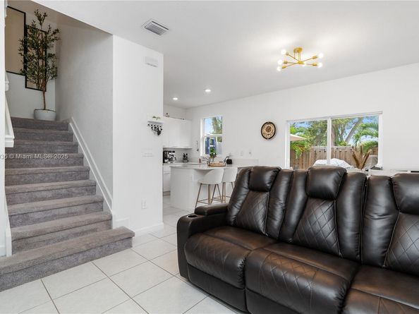 12453 NW 23rd Ct 12453, Miami FL 33167