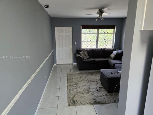 803 Ridge Rd 7, Lantana FL 33462