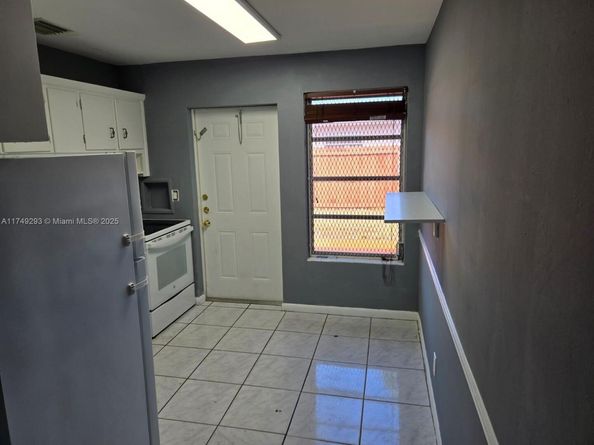 803 Ridge Rd 7, Lantana FL 33462