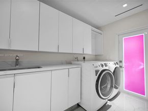 1250 NE 82nd St, Miami FL 33138