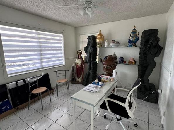 971 E 13th St, Hialeah FL 33010