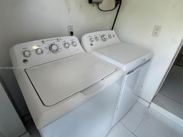 971 E 13th St, Hialeah FL 33010