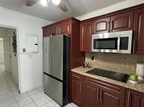 971 E 13th St, Hialeah FL 33010