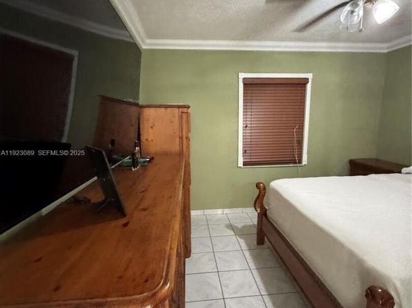 971 E 13th St, Hialeah FL 33010