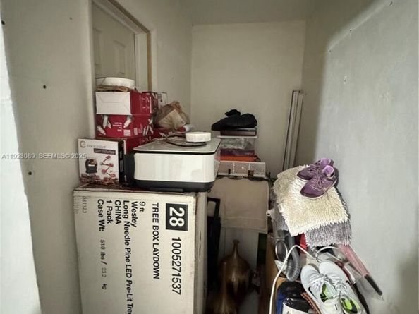 971 E 13th St, Hialeah FL 33010