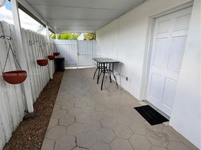 971 E 13th St, Hialeah FL 33010