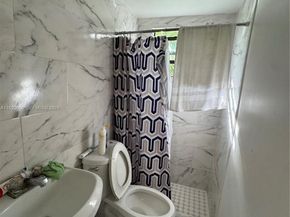 971 E 13th St, Hialeah FL 33010