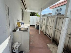 971 E 13th St, Hialeah FL 33010