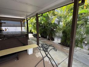 971 E 13th St, Hialeah FL 33010