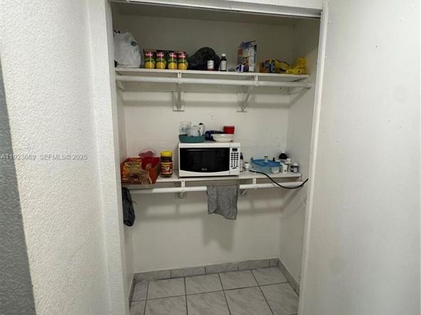 971 E 13th St, Hialeah FL 33010