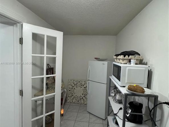 971 E 13th St, Hialeah FL 33010