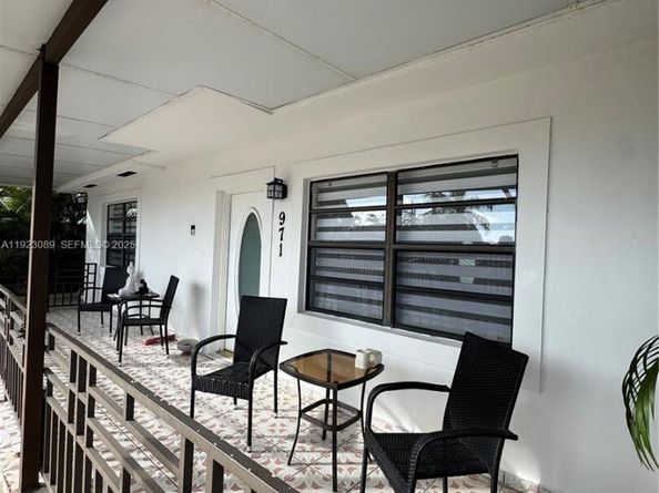 971 E 13th St, Hialeah FL 33010