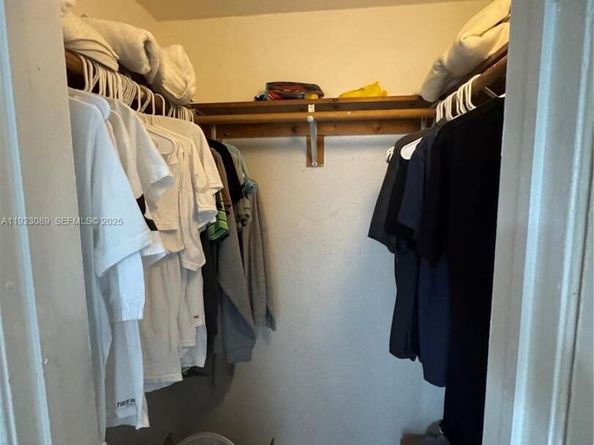 971 E 13th St, Hialeah FL 33010