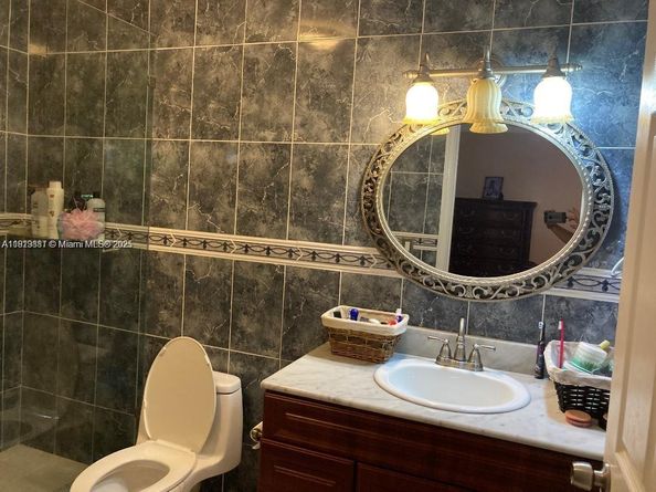 12548 SW 210th St, Miami FL 33177