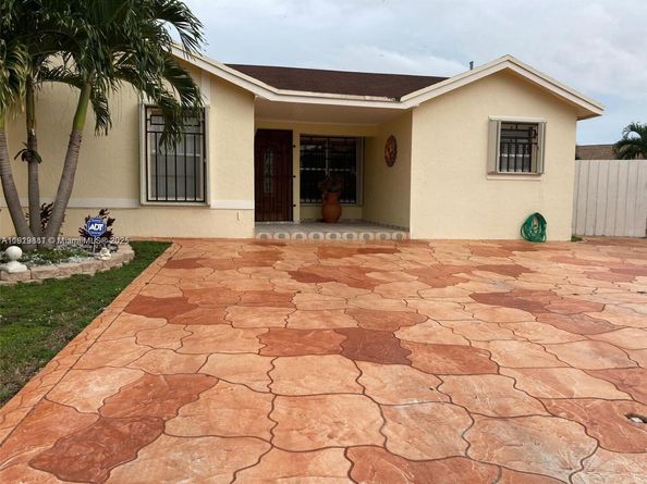 12548 SW 210th St, Miami FL 33177