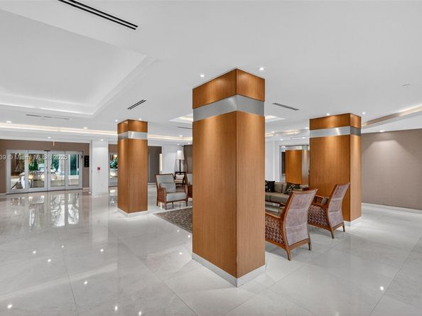600 Grapetree Dr 11BN, Key Biscayne FL 33149