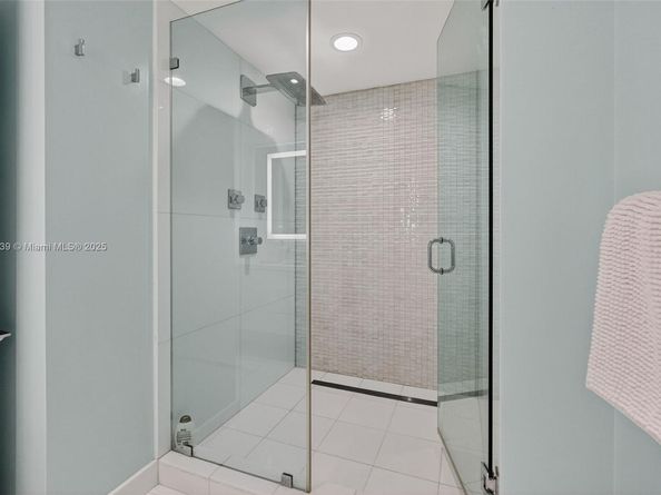600 Grapetree Dr 11BN, Key Biscayne FL 33149