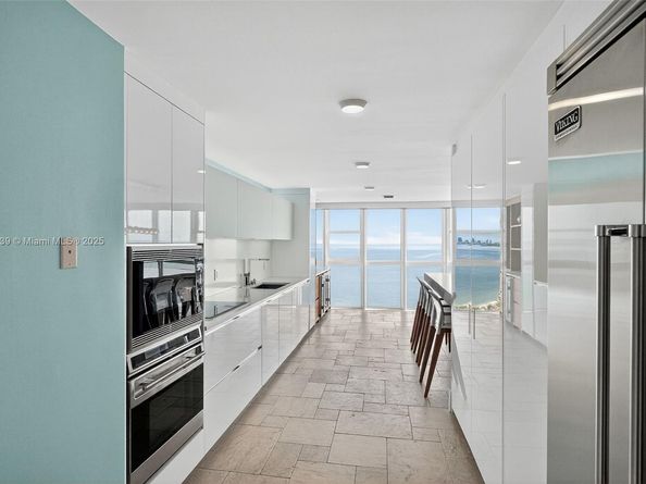 600 Grapetree Dr 11BN, Key Biscayne FL 33149