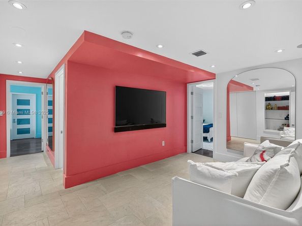 600 Grapetree Dr 11BN, Key Biscayne FL 33149