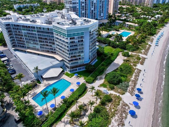 600 Grapetree Dr 11BN, Key Biscayne FL 33149