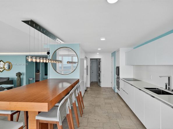 600 Grapetree Dr 11BN, Key Biscayne FL 33149