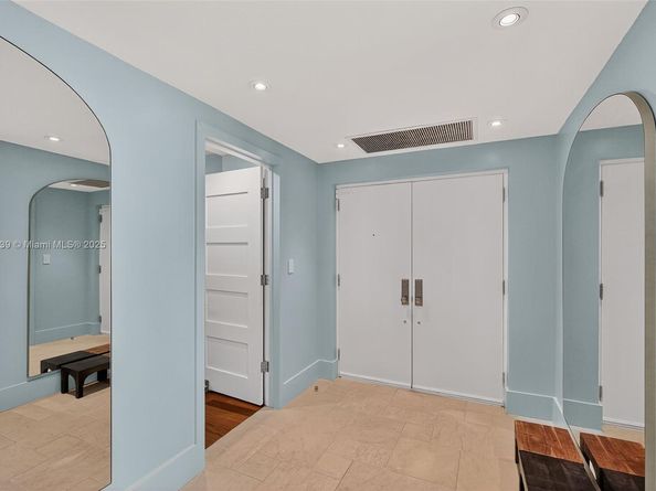600 Grapetree Dr 11BN, Key Biscayne FL 33149