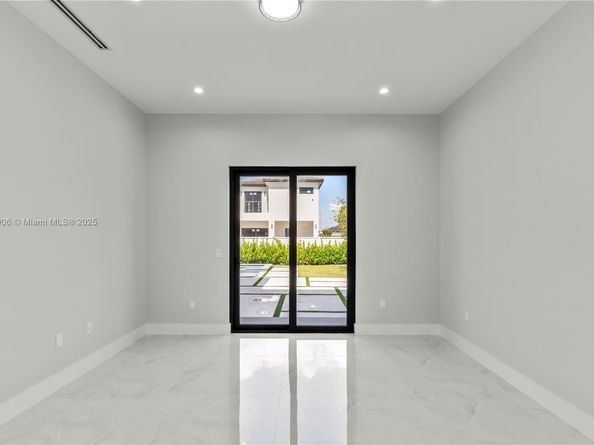 4240 SW 84th Ave, Miami FL 33155