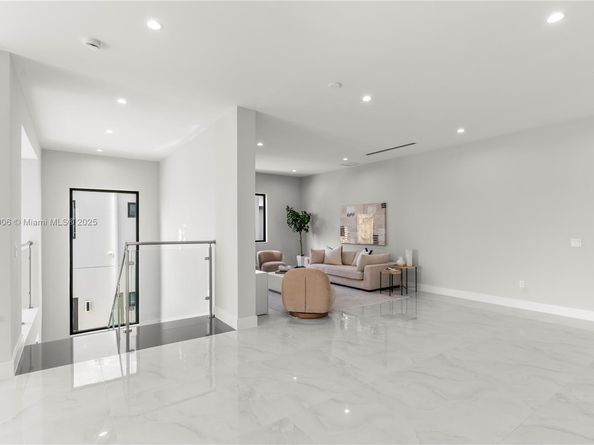 4240 SW 84th Ave, Miami FL 33155