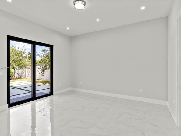 4240 SW 84th Ave, Miami FL 33155